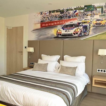 Residence Des Pilotes Le Vigeant ภายนอก รูปภาพ