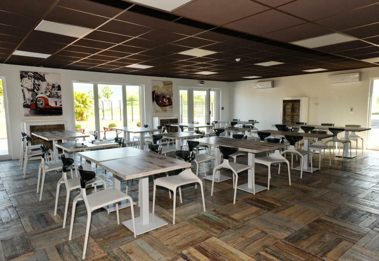 Residence Des Pilotes Le Vigeant ภายนอก รูปภาพ