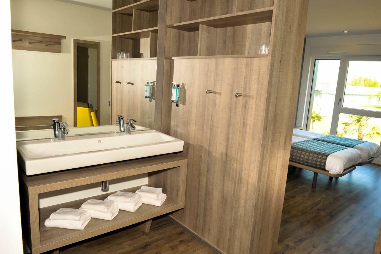 Residence Des Pilotes Le Vigeant ภายนอก รูปภาพ